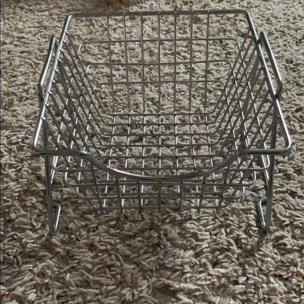 Wire basket
